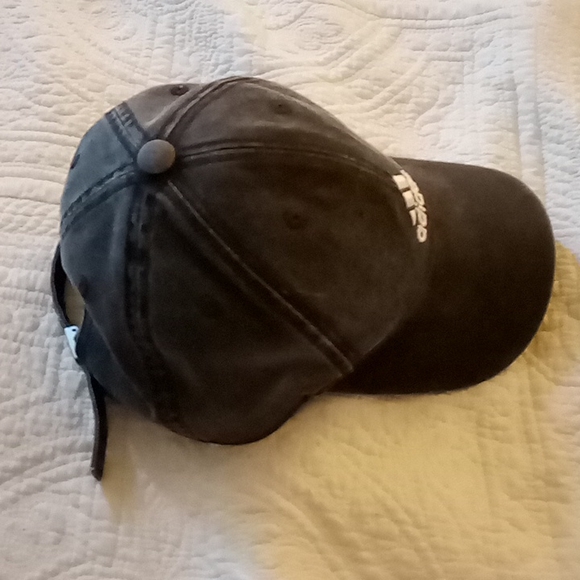 Grey Adidas hat - Picture 2 of 4